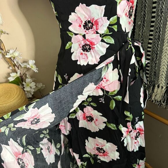 Forever 21 Contemporary Black Pink Floral Faux Wrap Smocked Maxi Dress - Picture 4 of 8